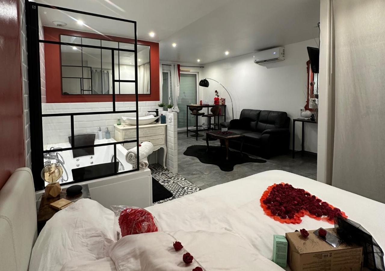 Amour Azur Appartement Pour 2 Avec Jacuzzi Et Terrasse A 2 Minutes De La Mer Vallauris Ngoại thất bức ảnh