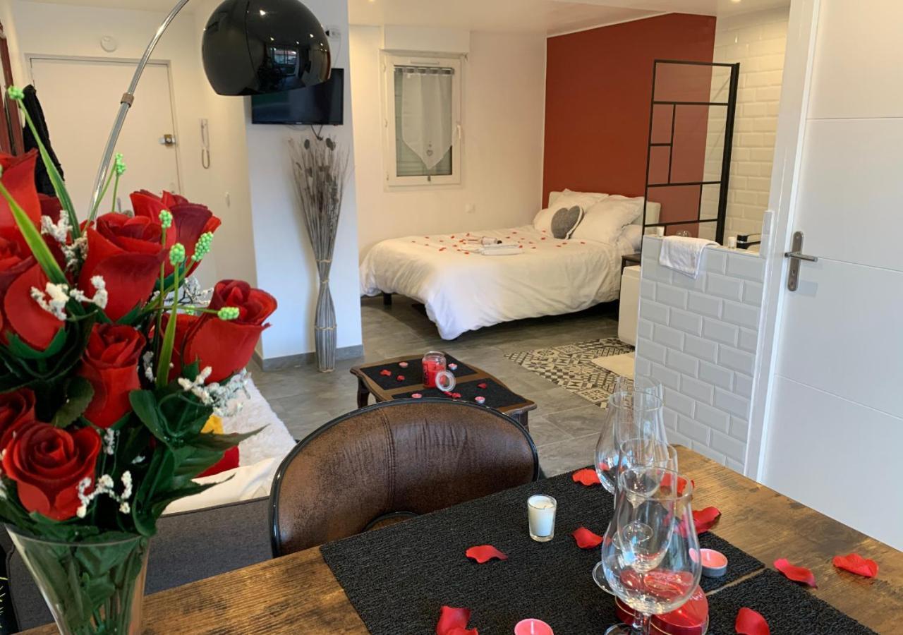 Amour Azur Appartement Pour 2 Avec Jacuzzi Et Terrasse A 2 Minutes De La Mer Vallauris Ngoại thất bức ảnh